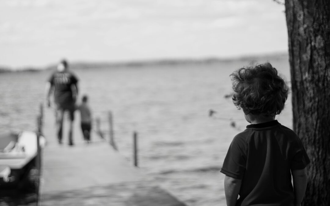 Ναρκισσισμός μέσα στην οικογένεια: πώς να τον διακρίνεις και τι να κάνεις για αυτό.